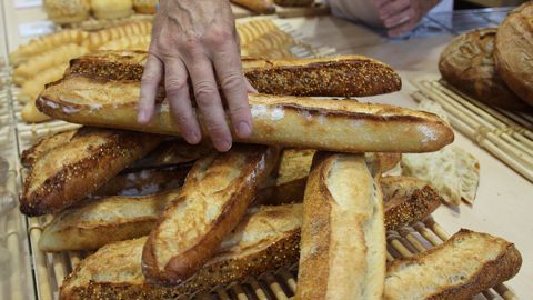 Le goût des produits repose  sur l’expertise du boulanger.  © A. Tandeau